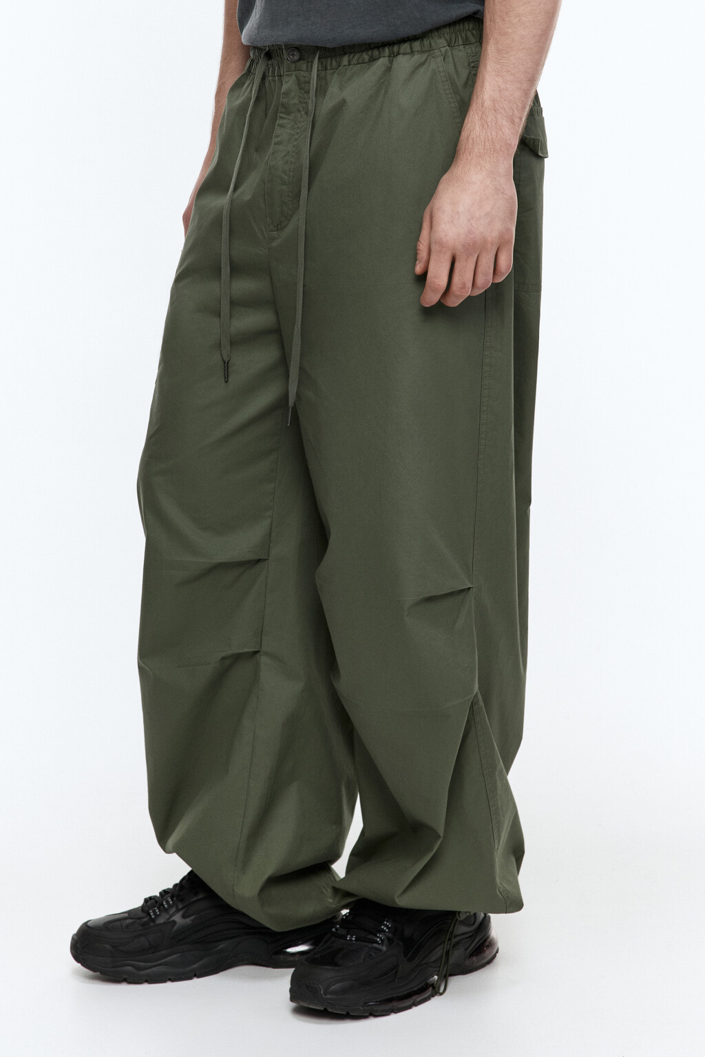 Брюки-парашюты хлопковые с утяжками - цвет зеленый - 2