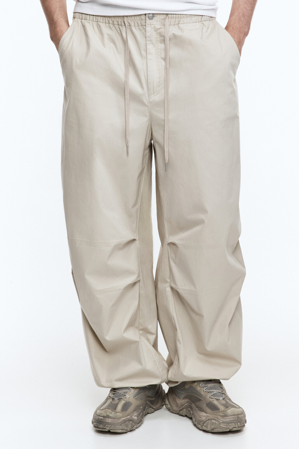 Брюки-парашюты хлопковые с утяжками - цвет бежевый - 2