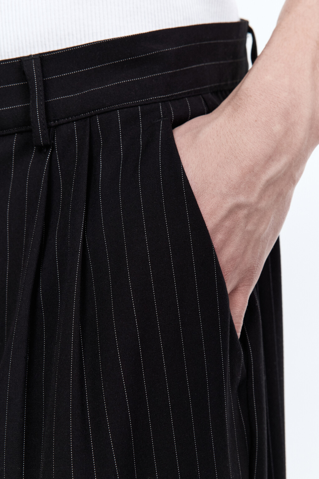 Брюки широкие костюмные в полоску - цвет черный - 6