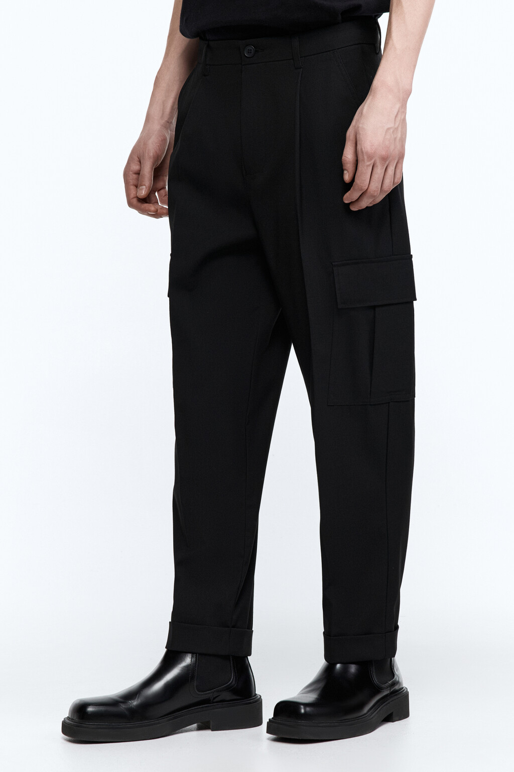Брюки костюмные с карманами карго - цвет черный - 3