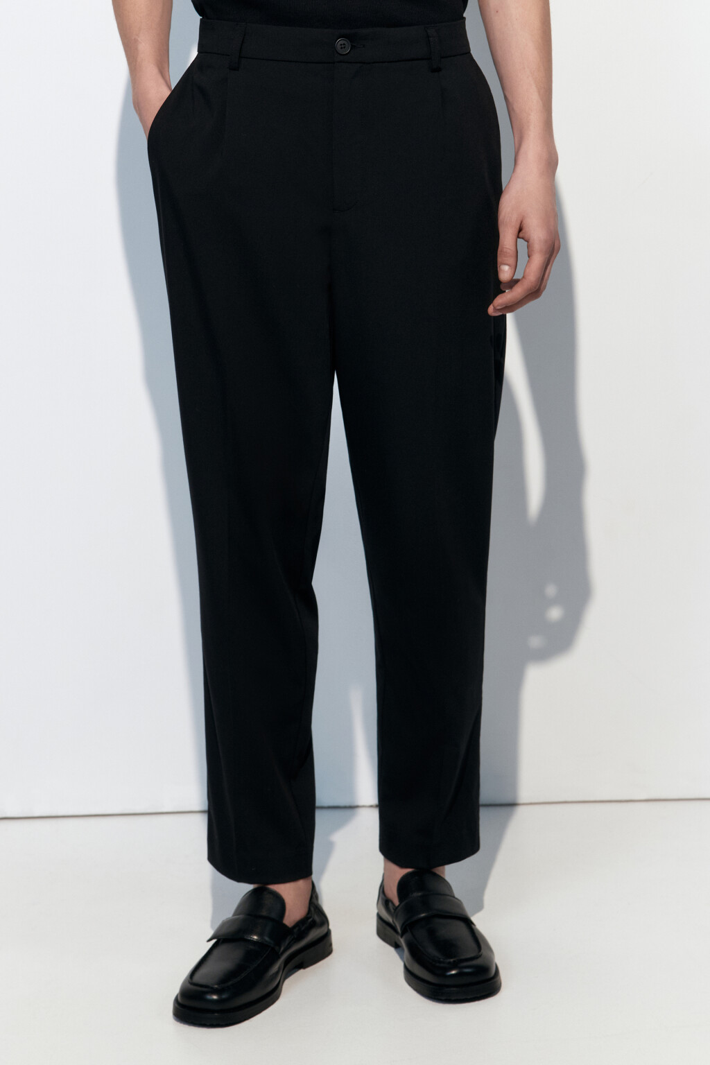 Брюки прямые из костюмной ткани - цвет черный - 1