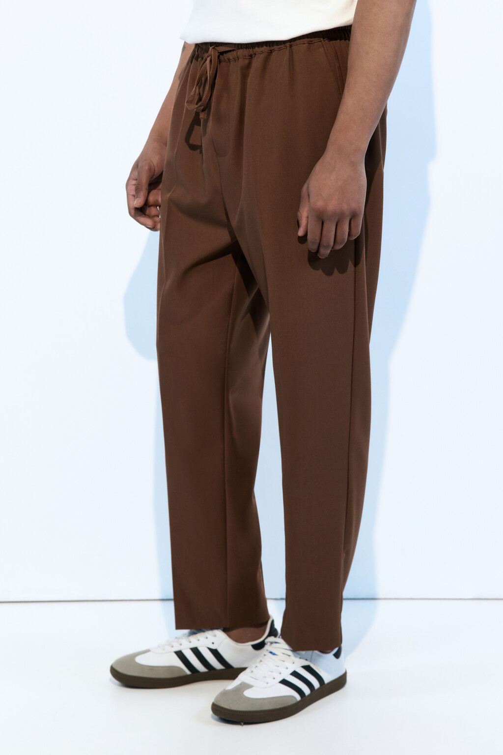 Брюки прямые костюмные с поясом на завязках - цвет коричневый - 3