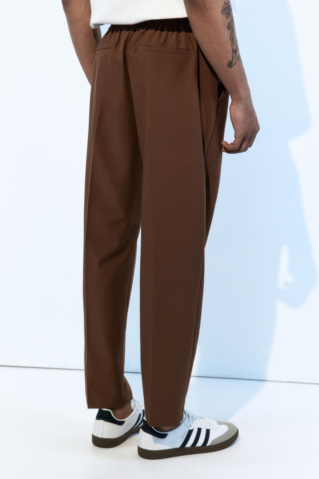 Брюки прямые костюмные с поясом на завязках - цвет коричневый - 4