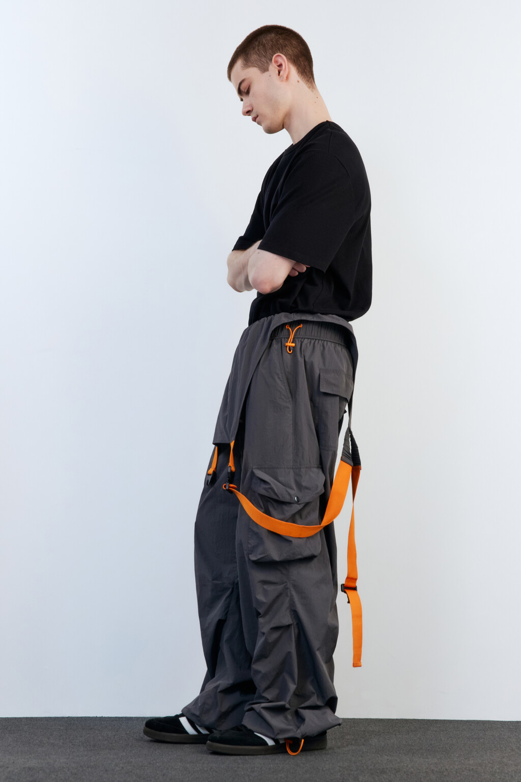 Комбинезон с лямками и накладными карманами - цвет серый - 1