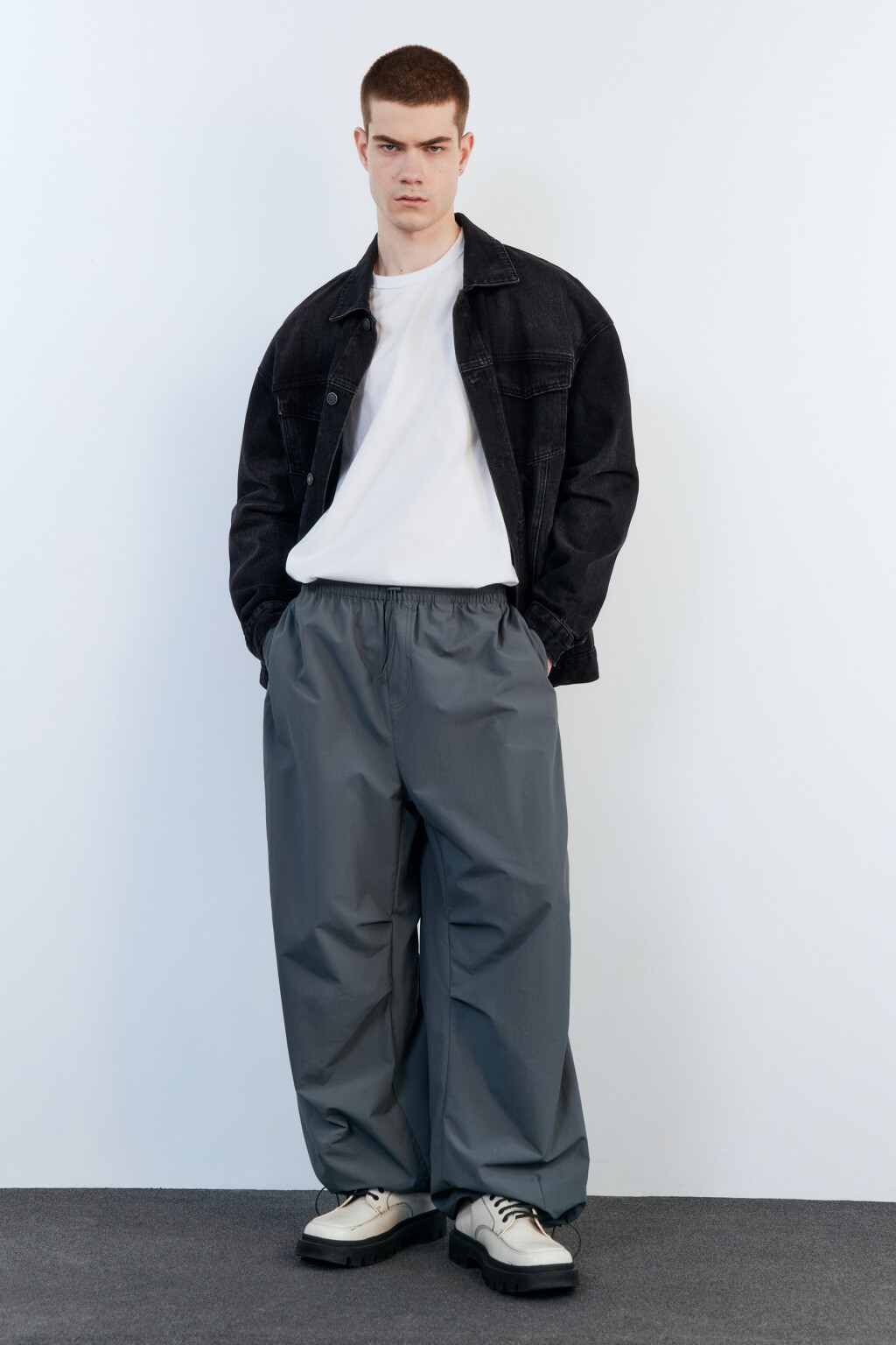 Брюки-парашюты широкие с драпировками - цвет зеленый - 2