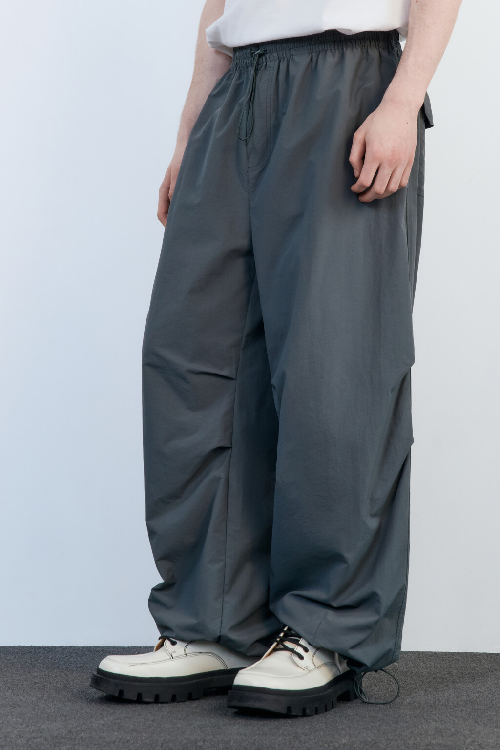 Брюки-парашюты широкие с драпировками - цвет зеленый - 4