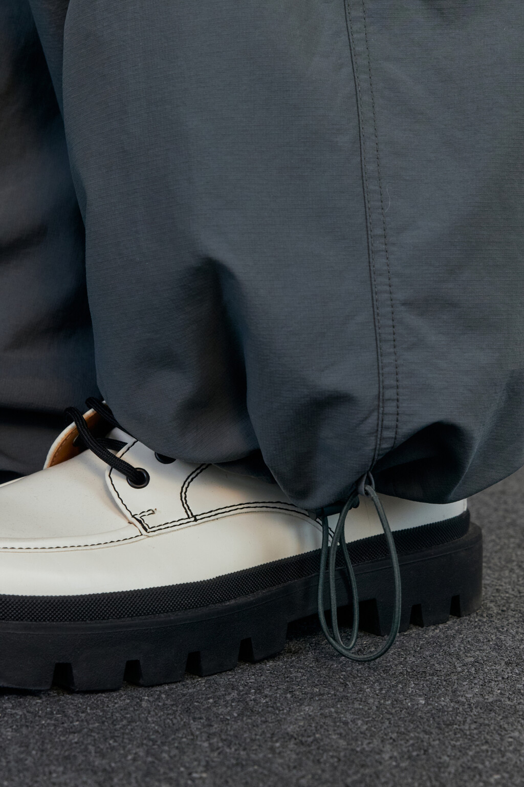 Брюки-парашюты широкие с драпировками - цвет зеленый - 8