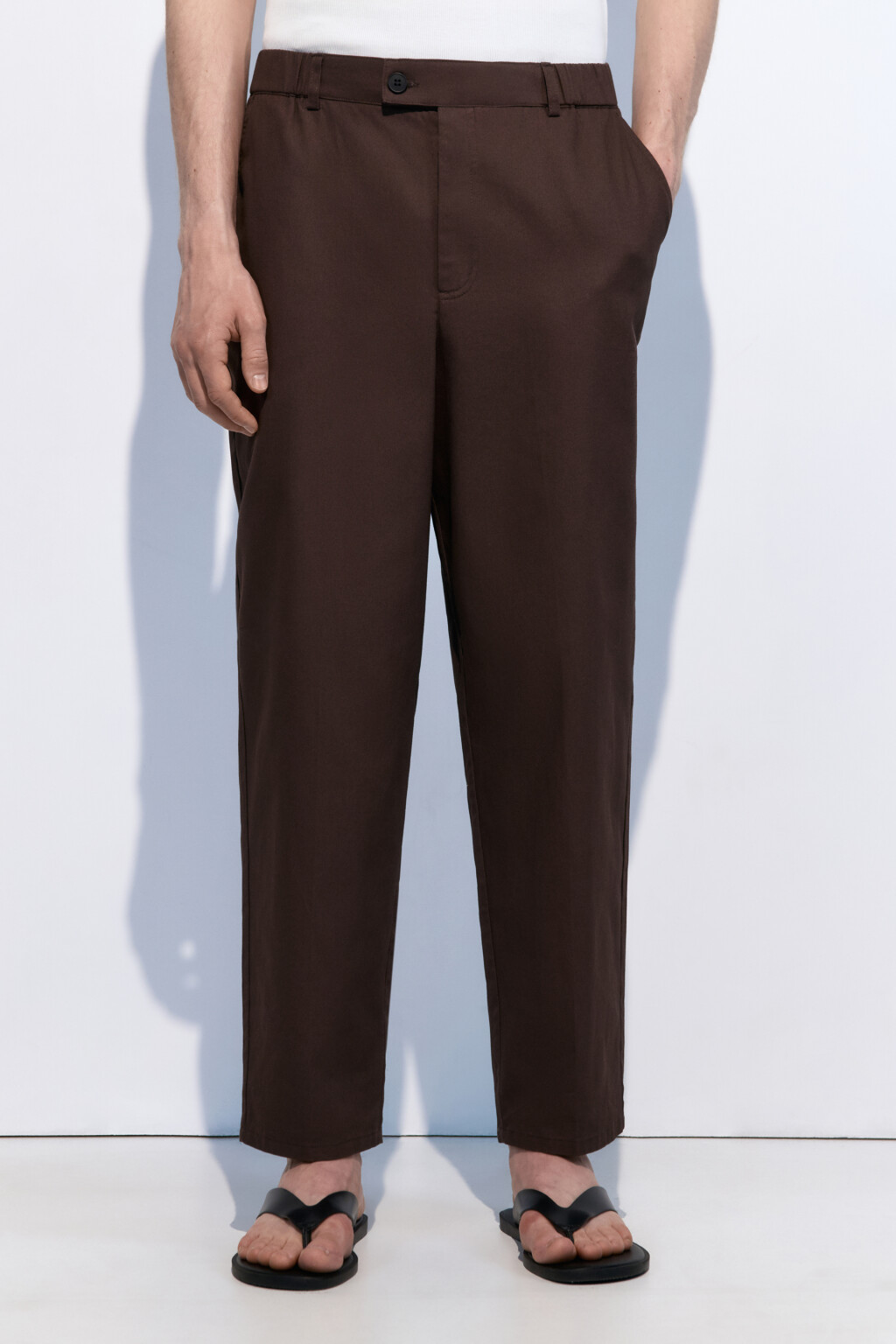 Брюки зауженные хлопковые однотонные - цвет коричневый - 2