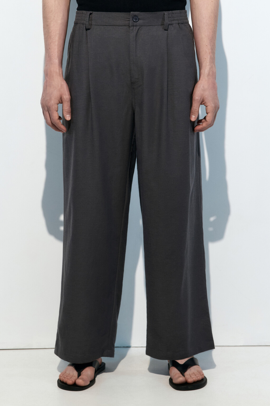 Брюки костюмные из льняной ткани - цвет серый - 2