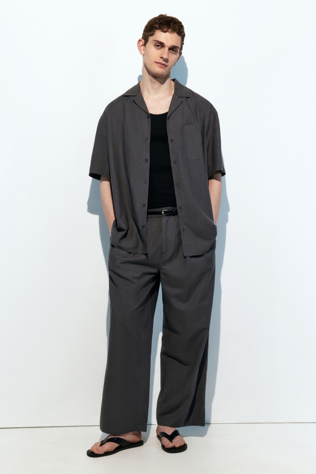 Брюки костюмные из льняной ткани - цвет серый - 5