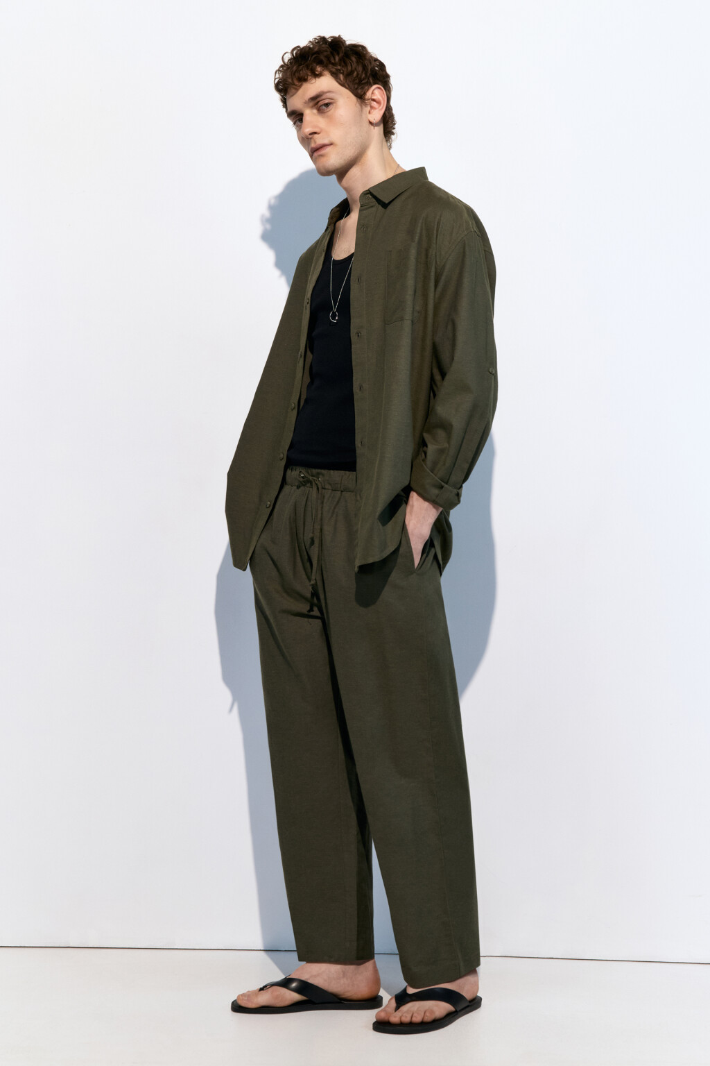 Брюки льняные с поясом на завязках - цвет зеленый - 1