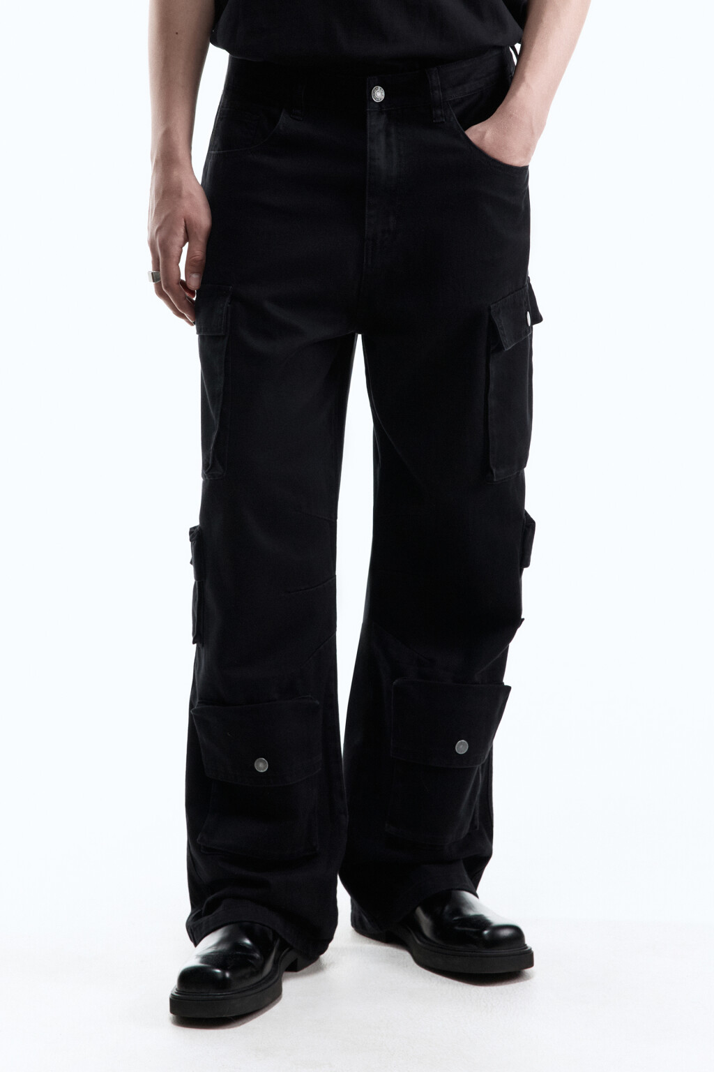 Джинсы-карго прямые с накладными карманами - цвет черный - 2