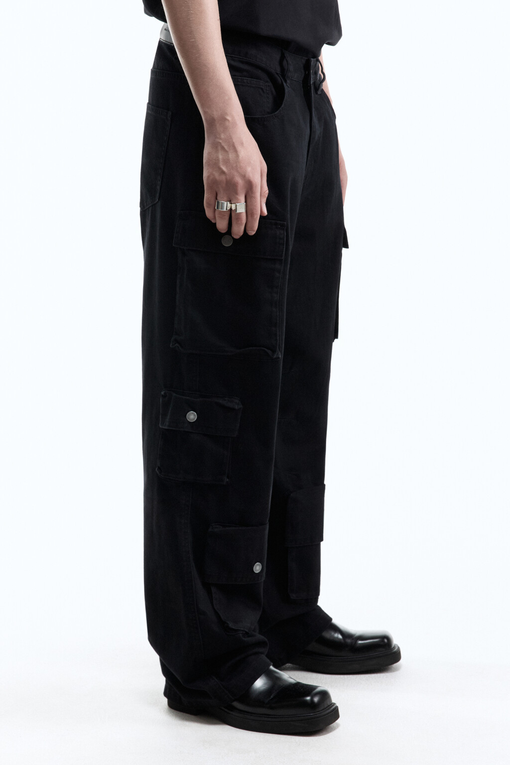 Джинсы-карго прямые с накладными карманами - цвет черный - 3