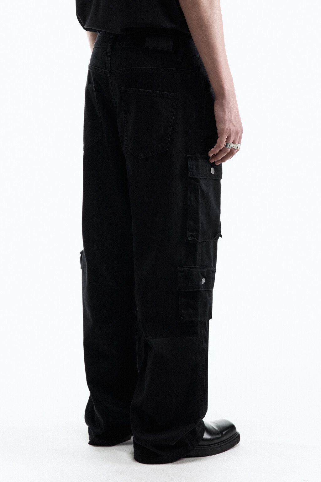 Джинсы-карго прямые с накладными карманами - цвет черный - 4