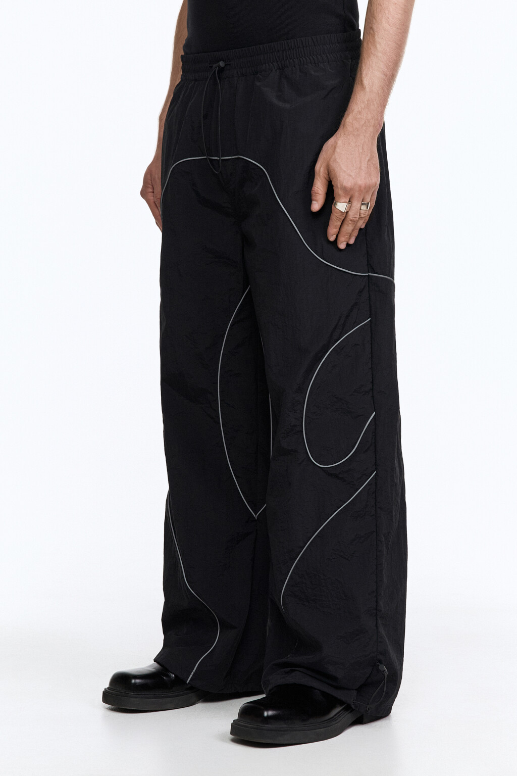 Брюки экстраширокие с контрастными швами - цвет черный - 3