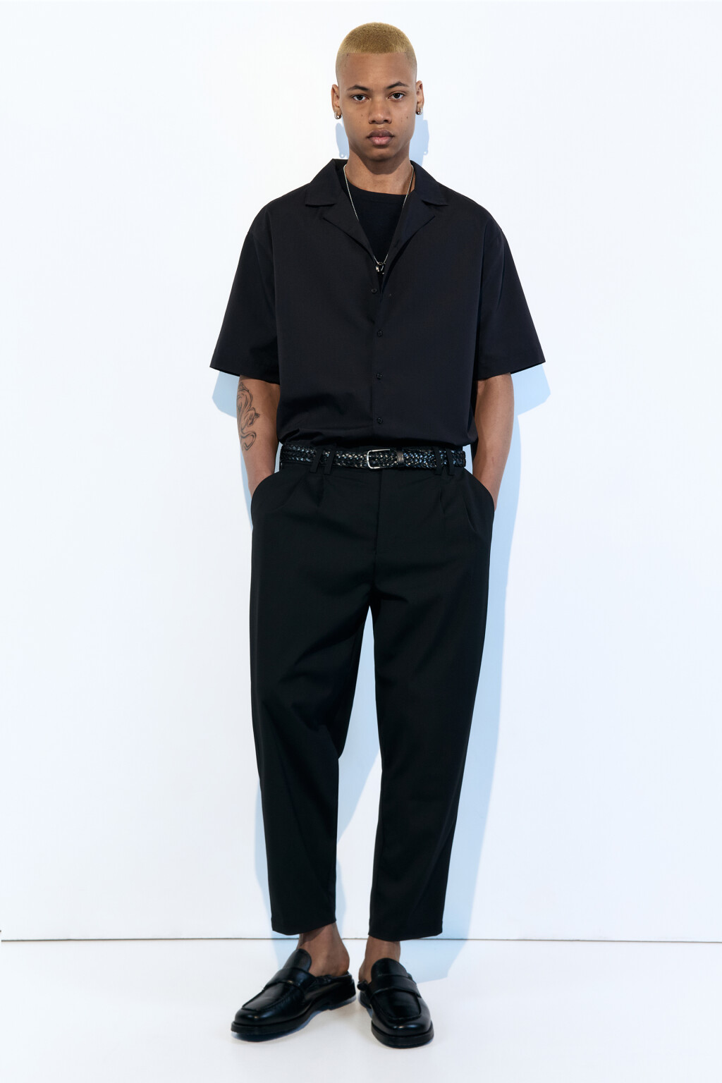 Брюки-бананы широкие из костюмной ткани - цвет черный - 6