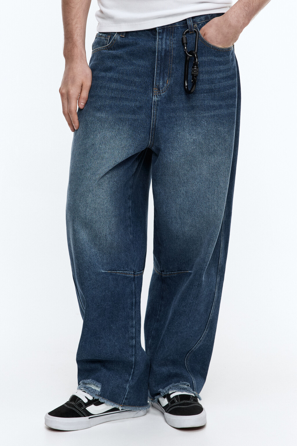 Джинсы-баллон с открытыми срезами - цвет синий - 2