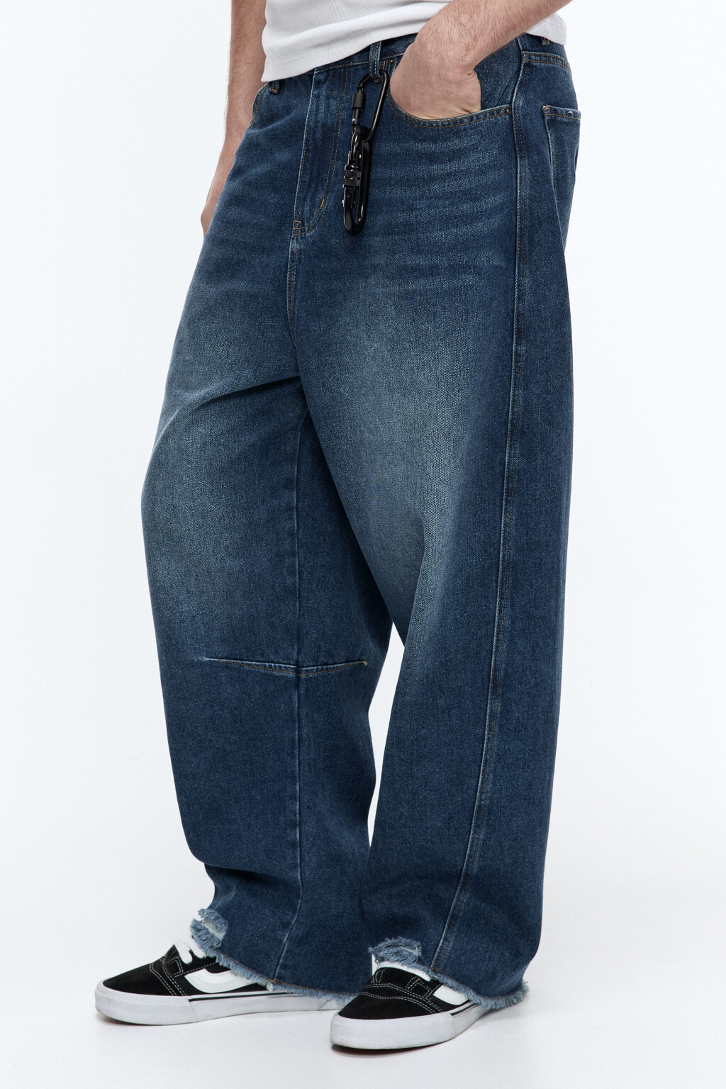 Джинсы-баллон с открытыми срезами - цвет синий - 3