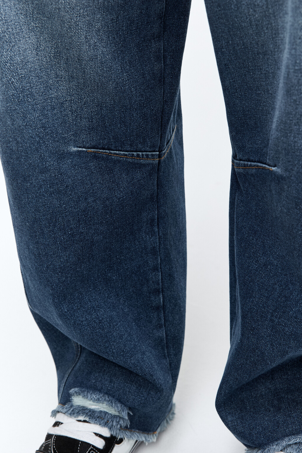 Джинсы-баллон с открытыми срезами - цвет синий - 7