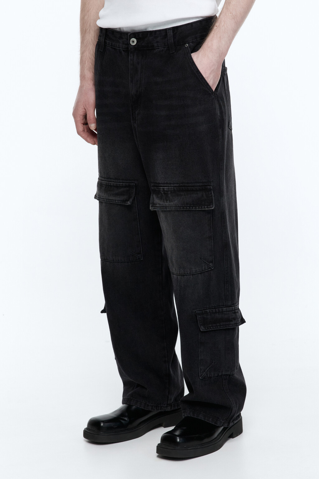 Джинсы-карго широкие со стиркой - цвет черный - 3