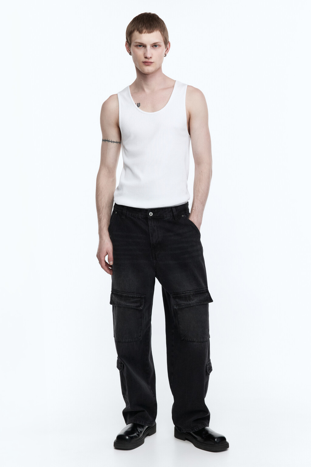 Джинсы-карго широкие со стиркой - цвет черный - 5