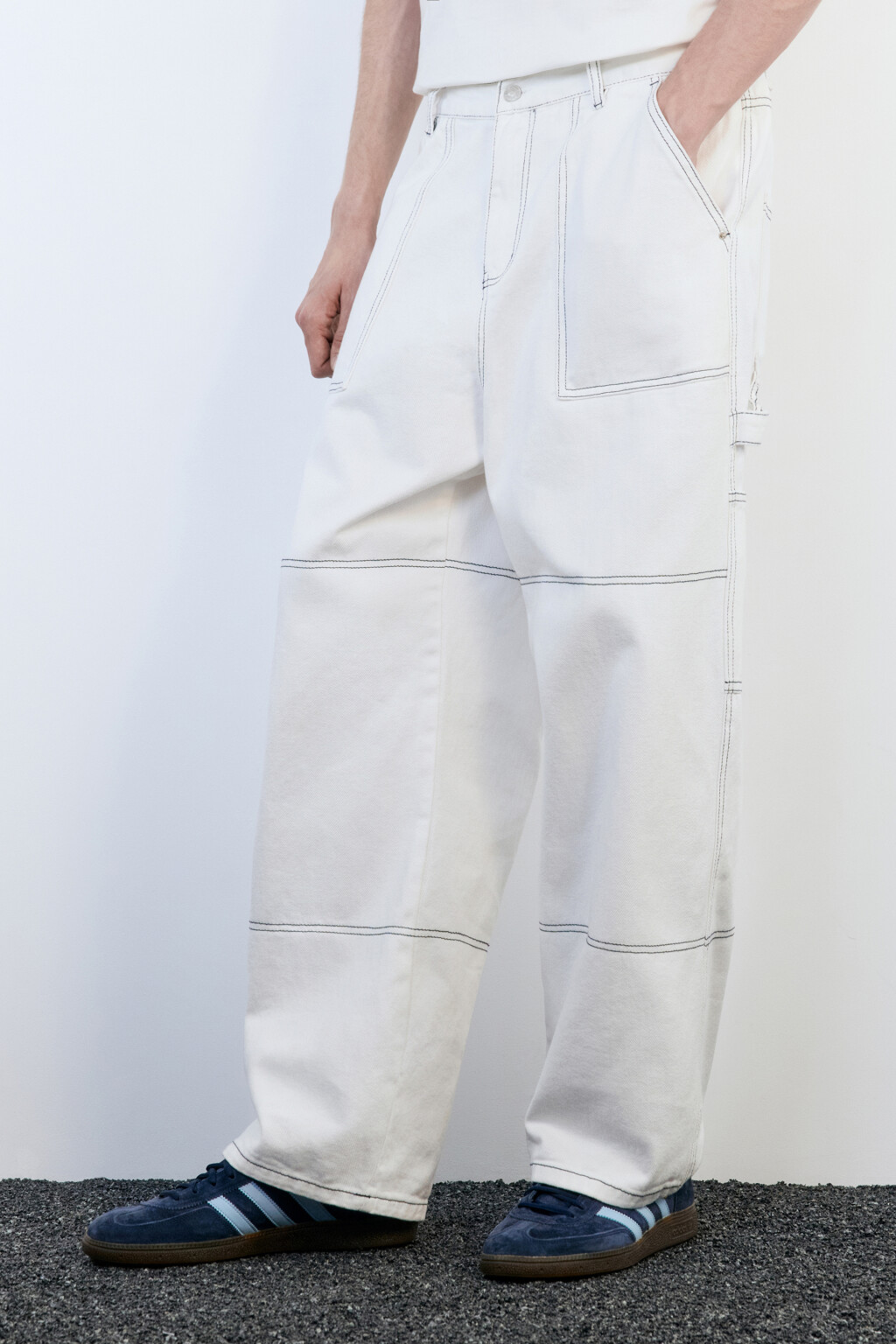Джинсы широкие с контрастными швами - цвет белый - 3