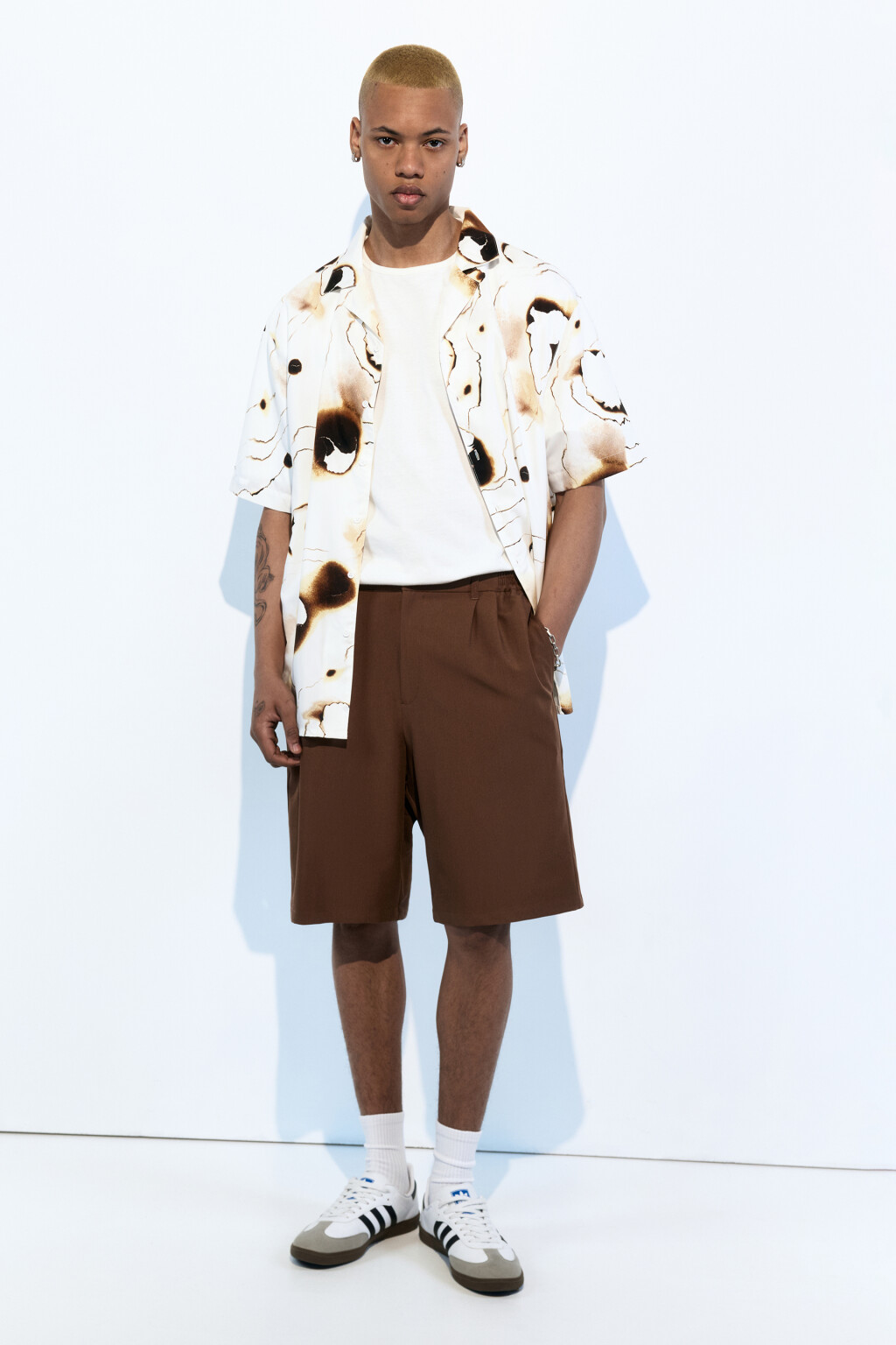 Шорты костюмные с защипами на поясе - цвет коричневый - 5