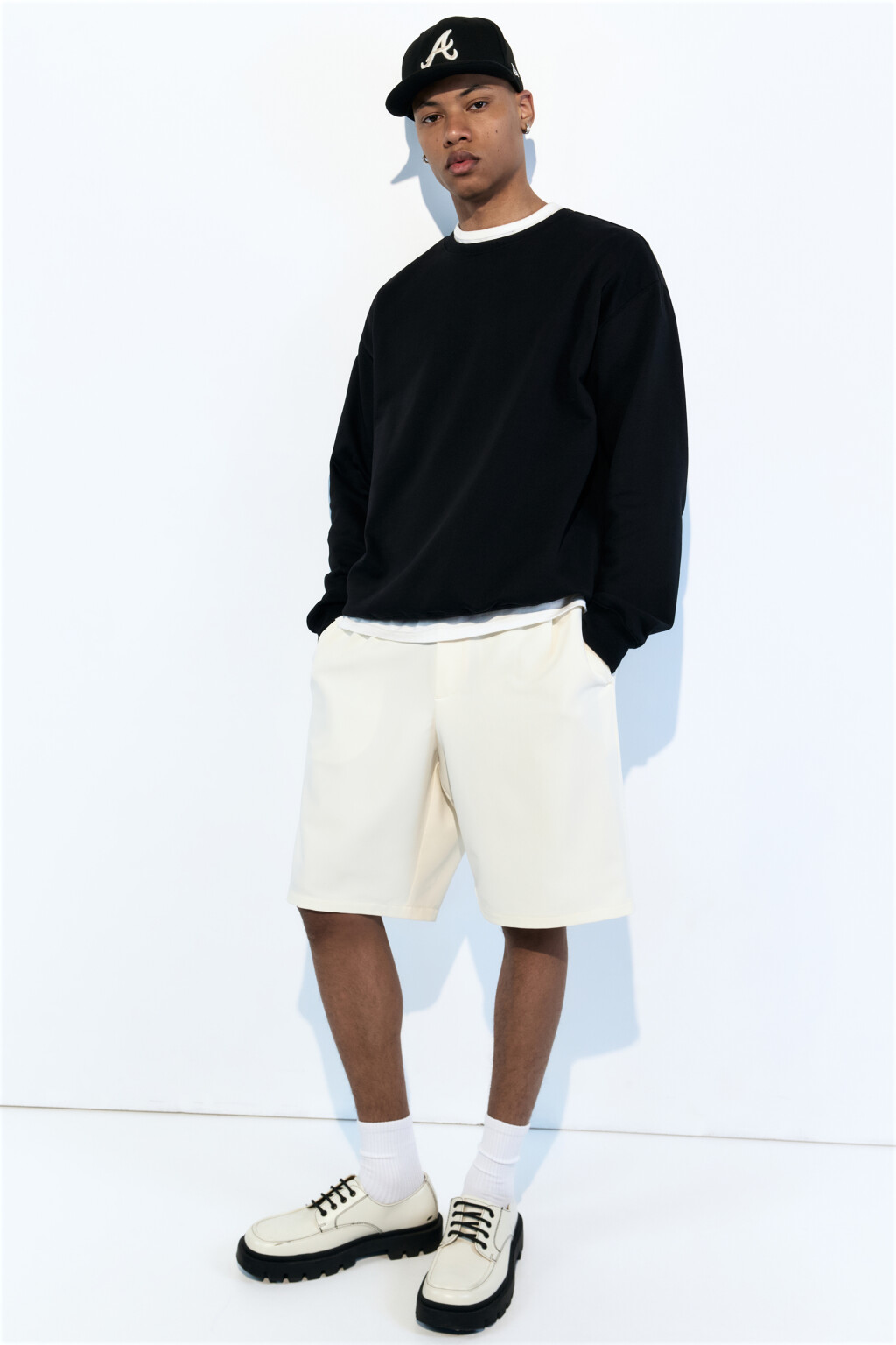 Шорты костюмные с защипами на поясе - цвет бежевый - 2