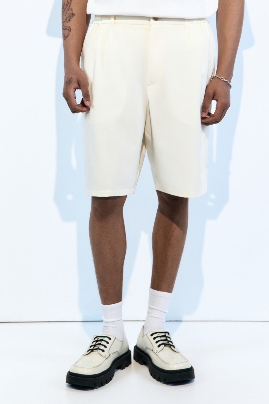 Шорты костюмные с защипами на поясе - цвет бежевый - 3