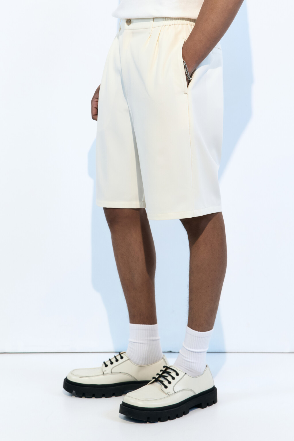 Шорты костюмные с защипами на поясе - цвет бежевый - 4