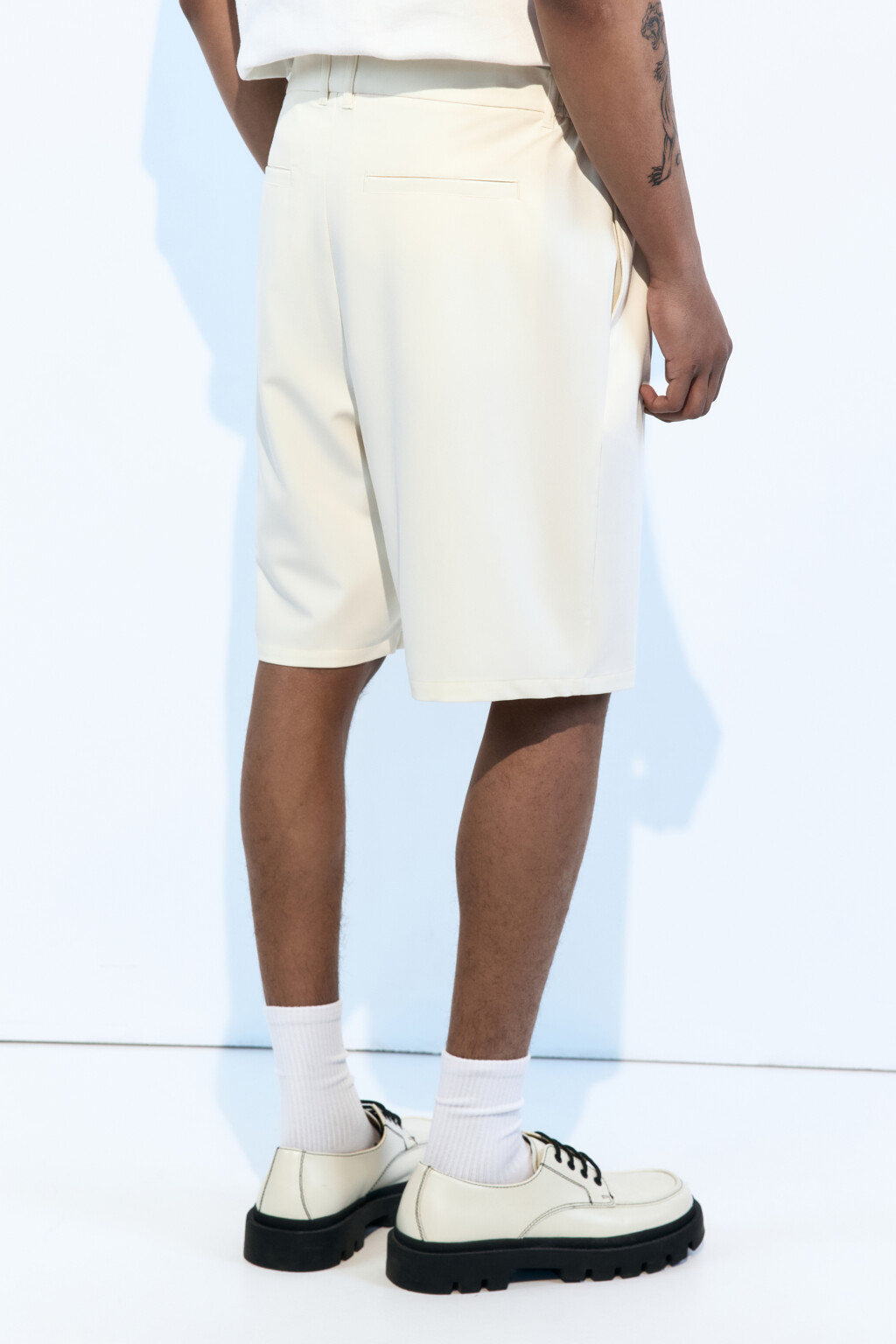 Шорты костюмные с защипами на поясе - цвет бежевый - 5