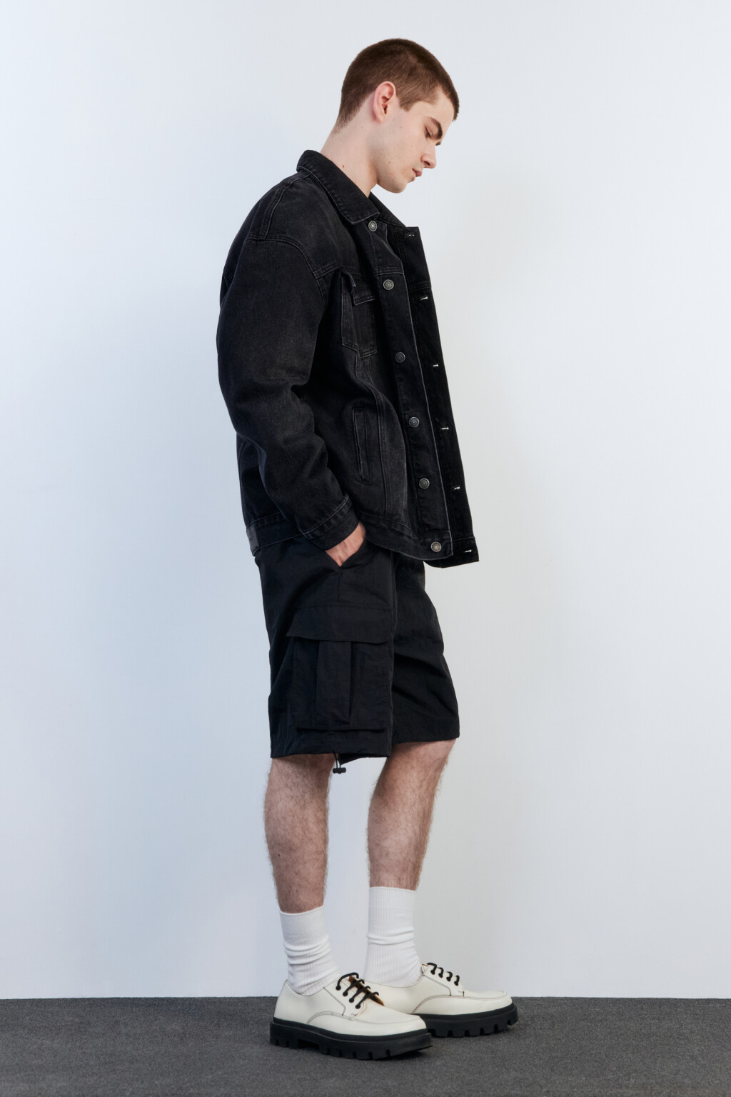 Шорты-парашюты с накладными карманами - цвет черный - 2