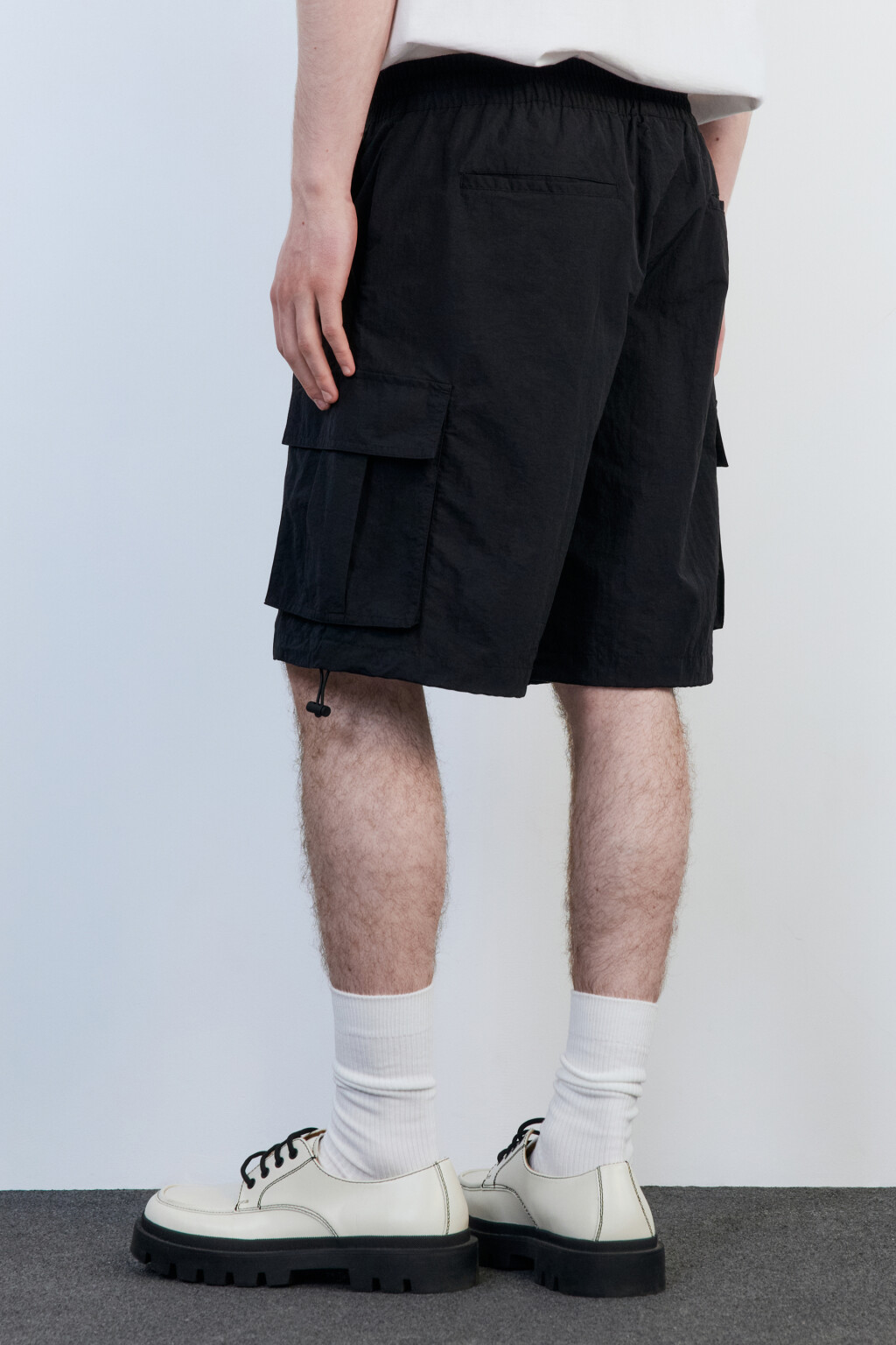Шорты-парашюты с накладными карманами - цвет черный - 6