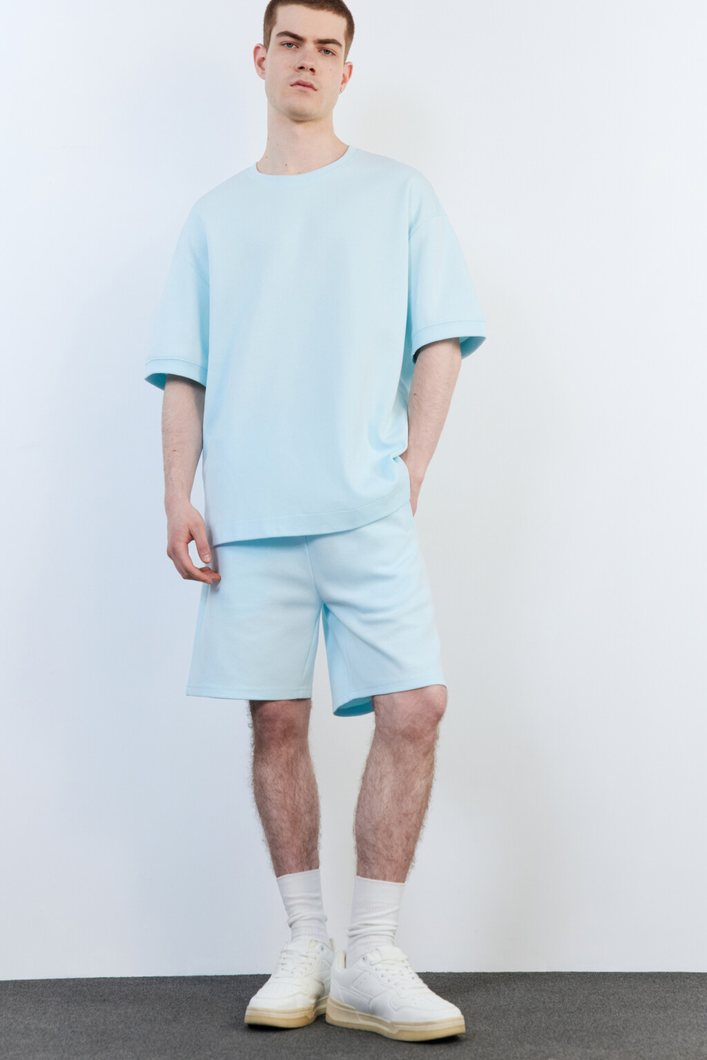 Шорты из футера с поясом на завязках - цвет голубой - 1