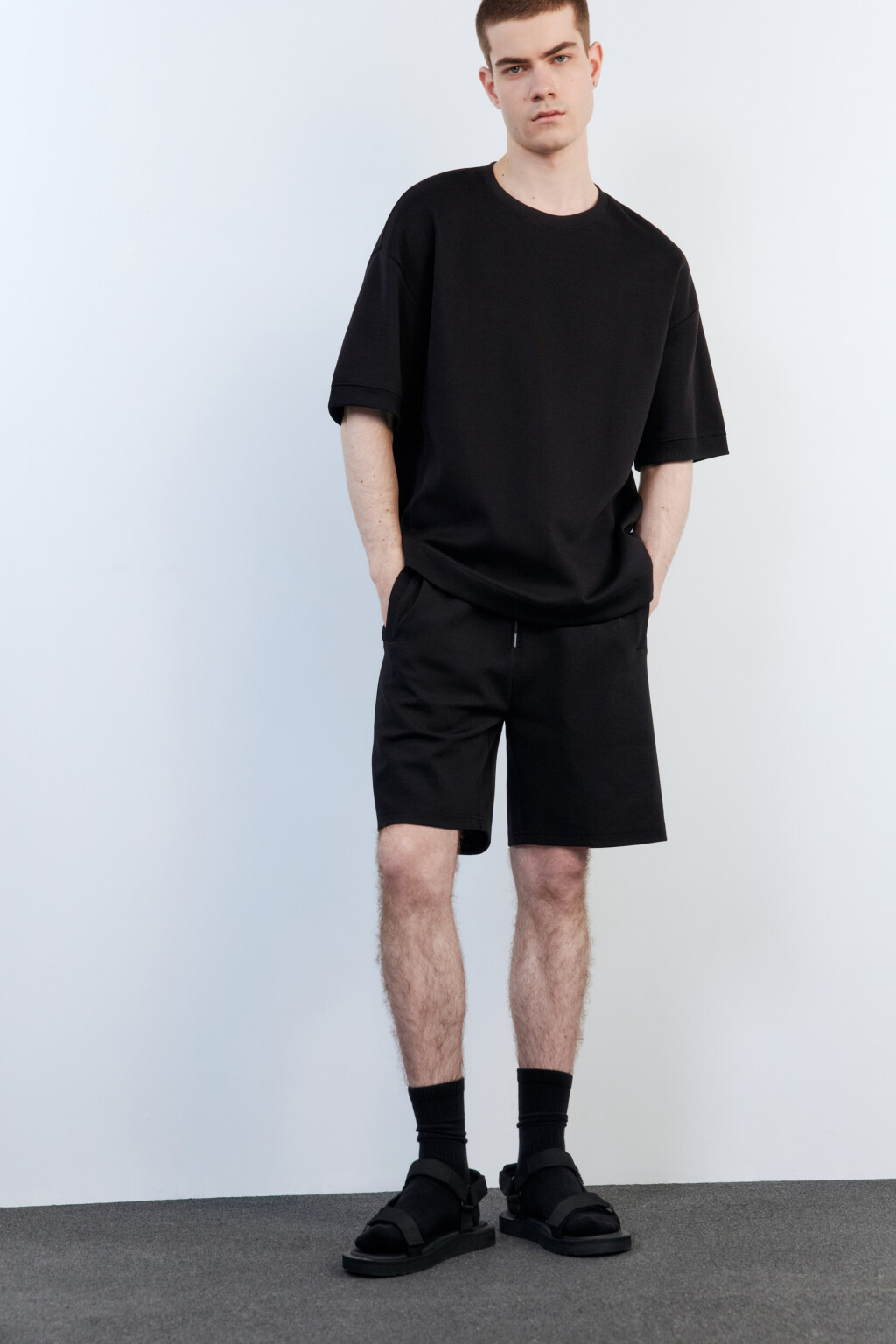 Шорты из футера с поясом на завязках - цвет черный - 1