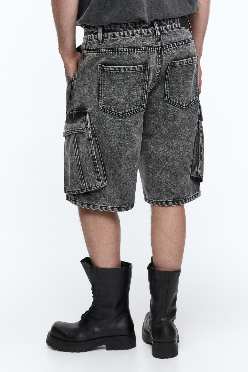 Шорты-бермуды джинсовые с вареным эффектом - цвет серый - 3