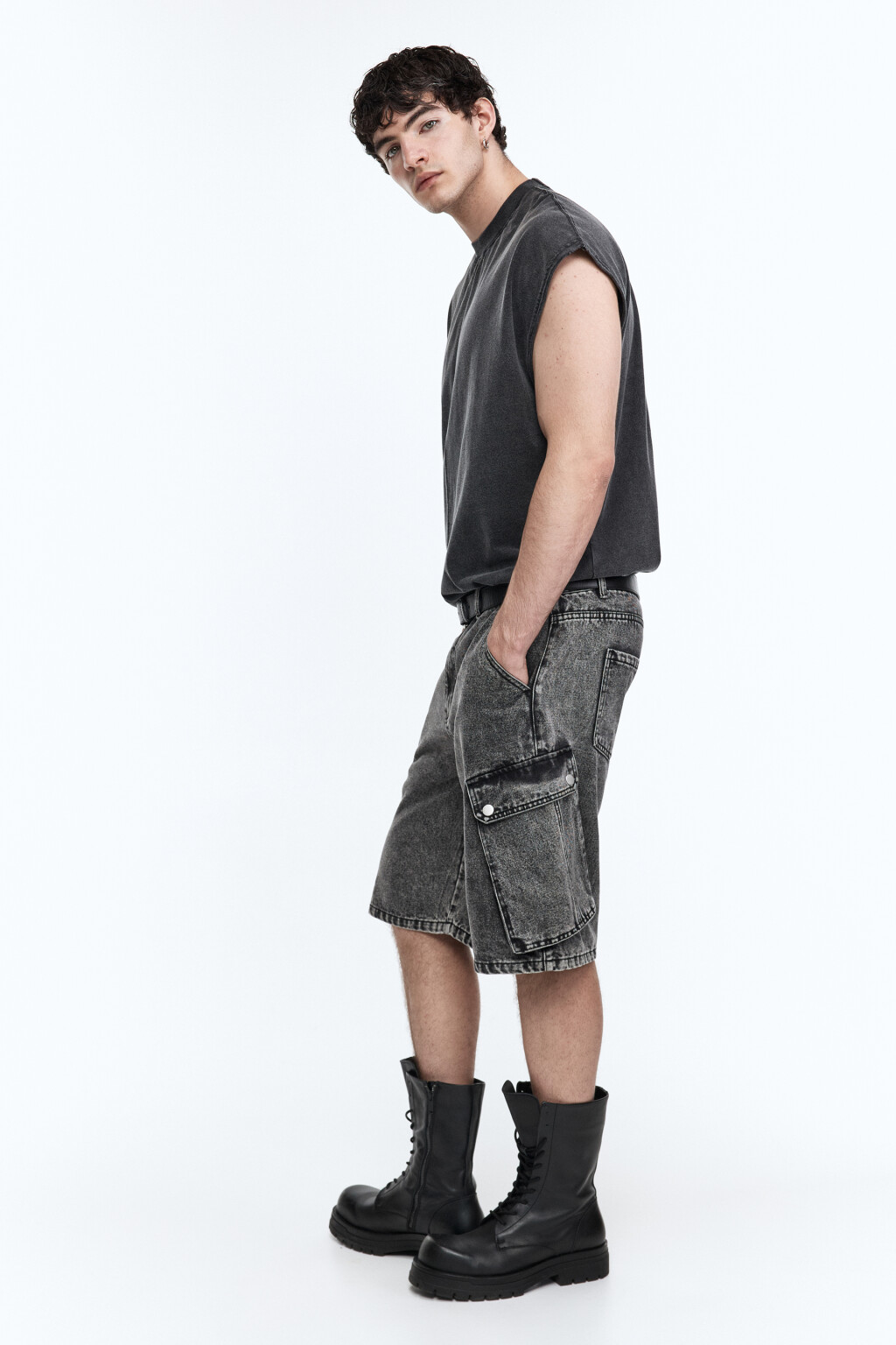 Шорты-бермуды джинсовые с вареным эффектом - цвет серый - 4