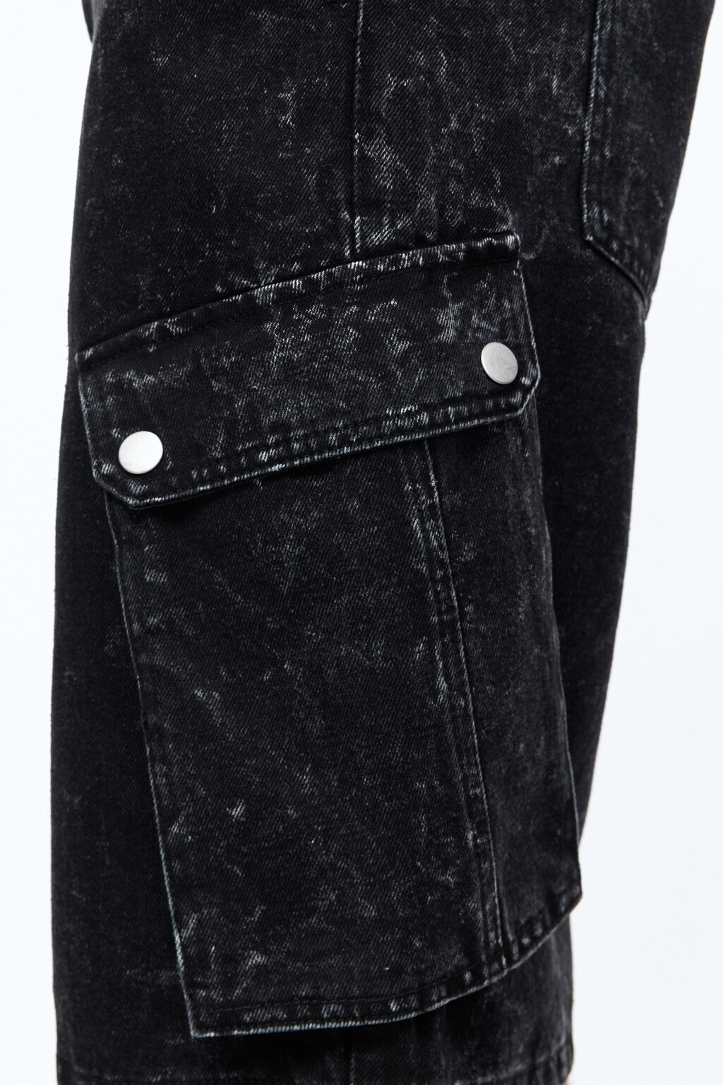 Шорты-бермуды джинсовые с вареным эффектом - цвет серый - 8