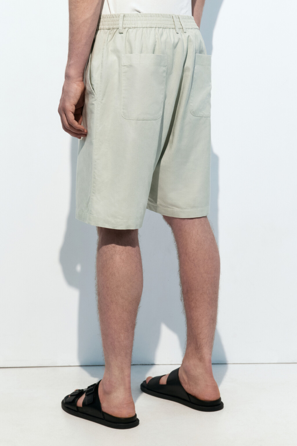 Шорты костюмные из льняной ткани - цвет зеленый - 4