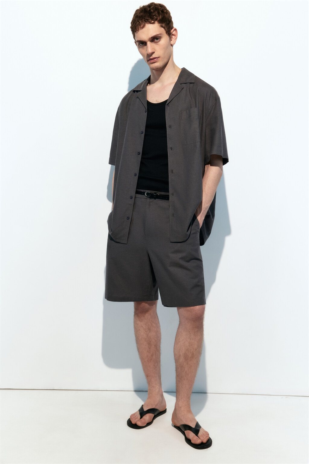 Шорты костюмные из льняной ткани - цвет серый - 1