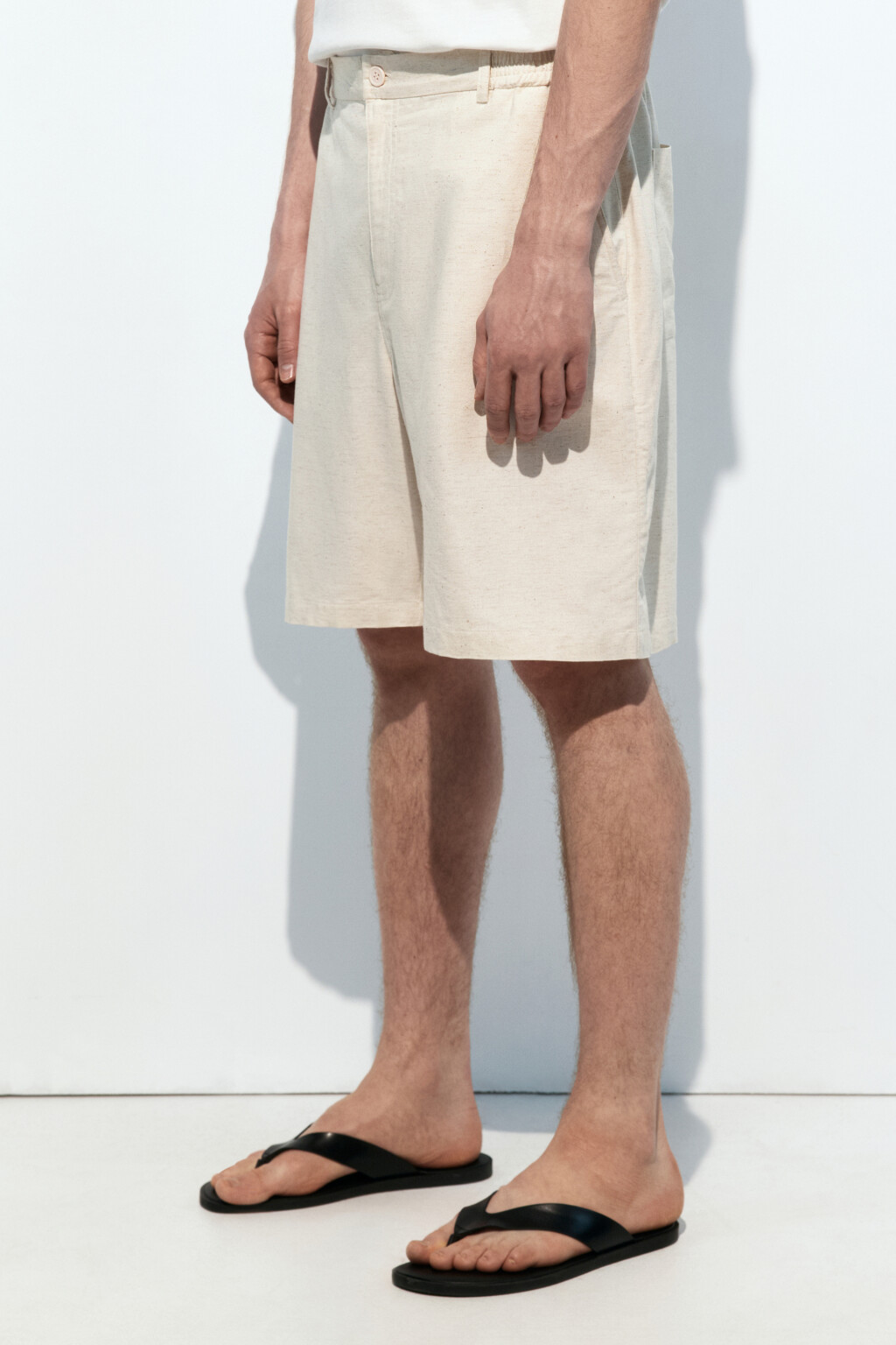 Шорты костюмные из льняной ткани - цвет молочный - 3