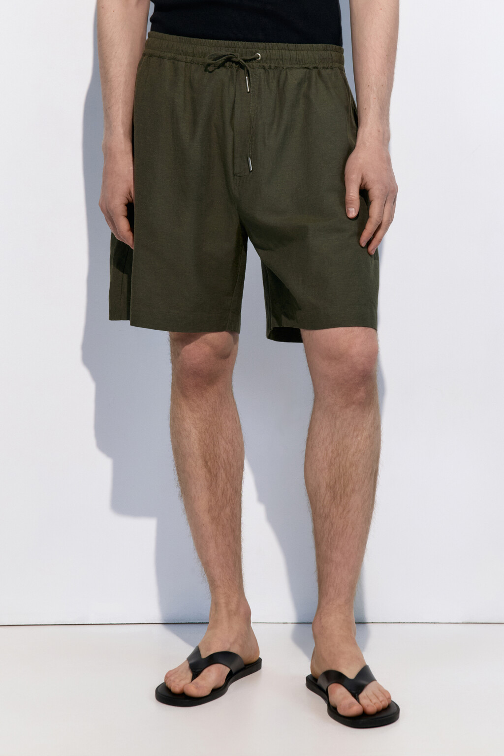 Шорты льняные с резинкой на поясе - цвет зеленый - 1