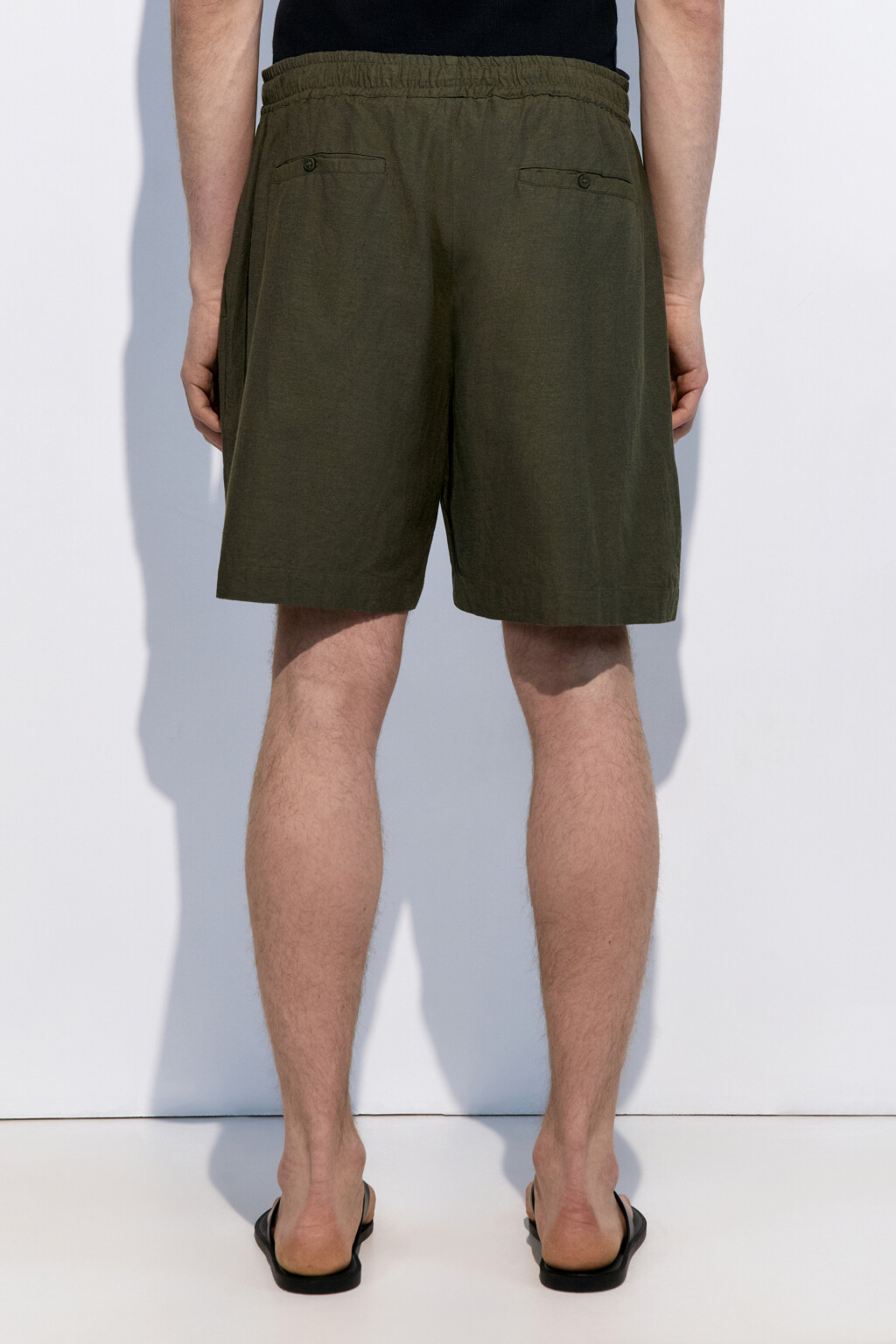 Шорты льняные с резинкой на поясе - цвет зеленый - 2