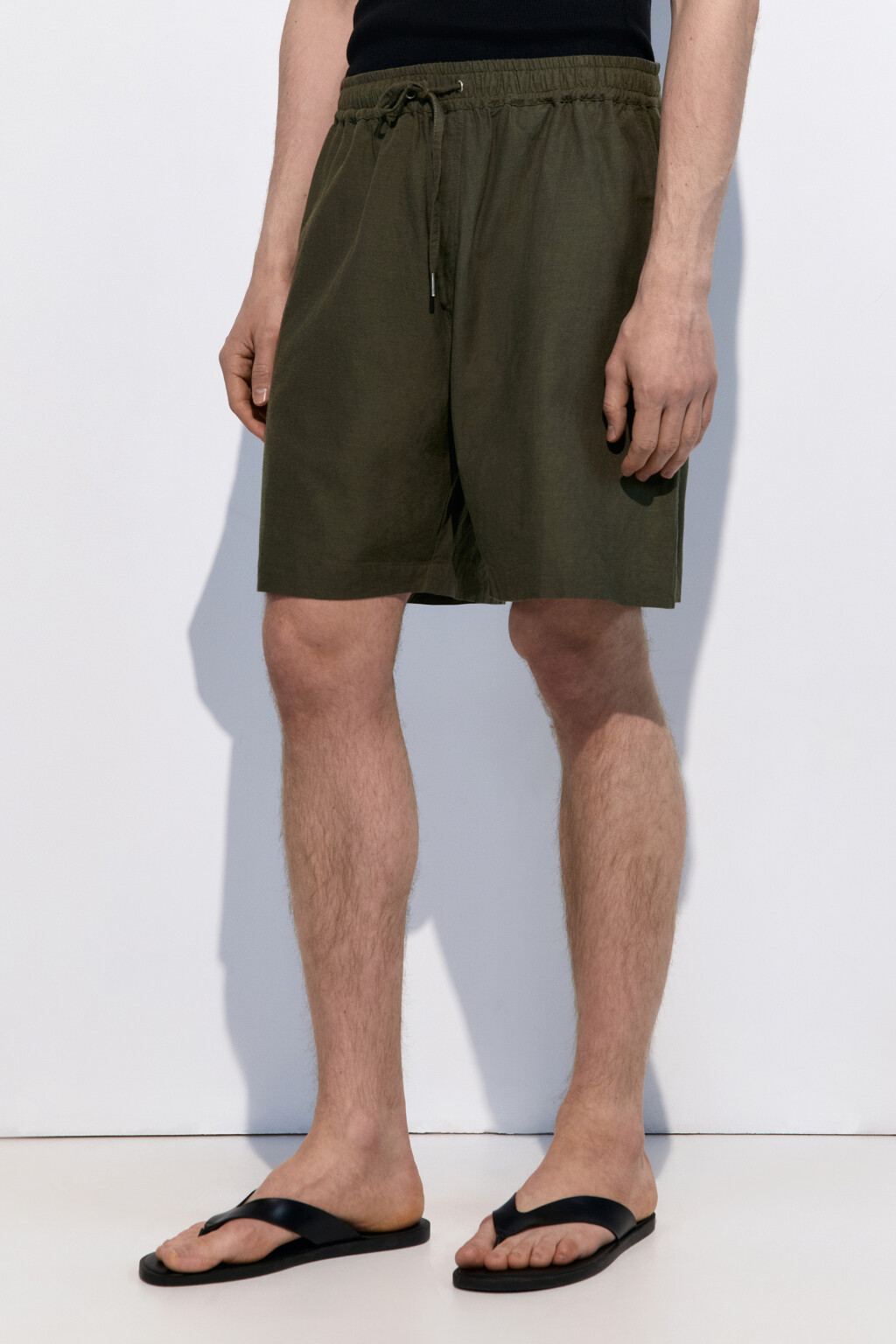 Шорты льняные с резинкой на поясе - цвет зеленый - 3