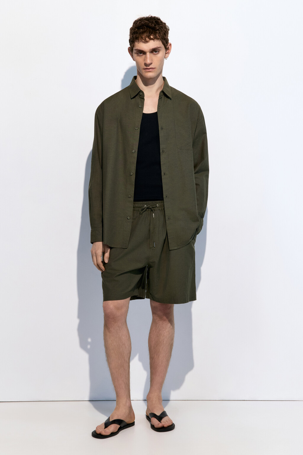 Шорты льняные с резинкой на поясе - цвет зеленый - 5