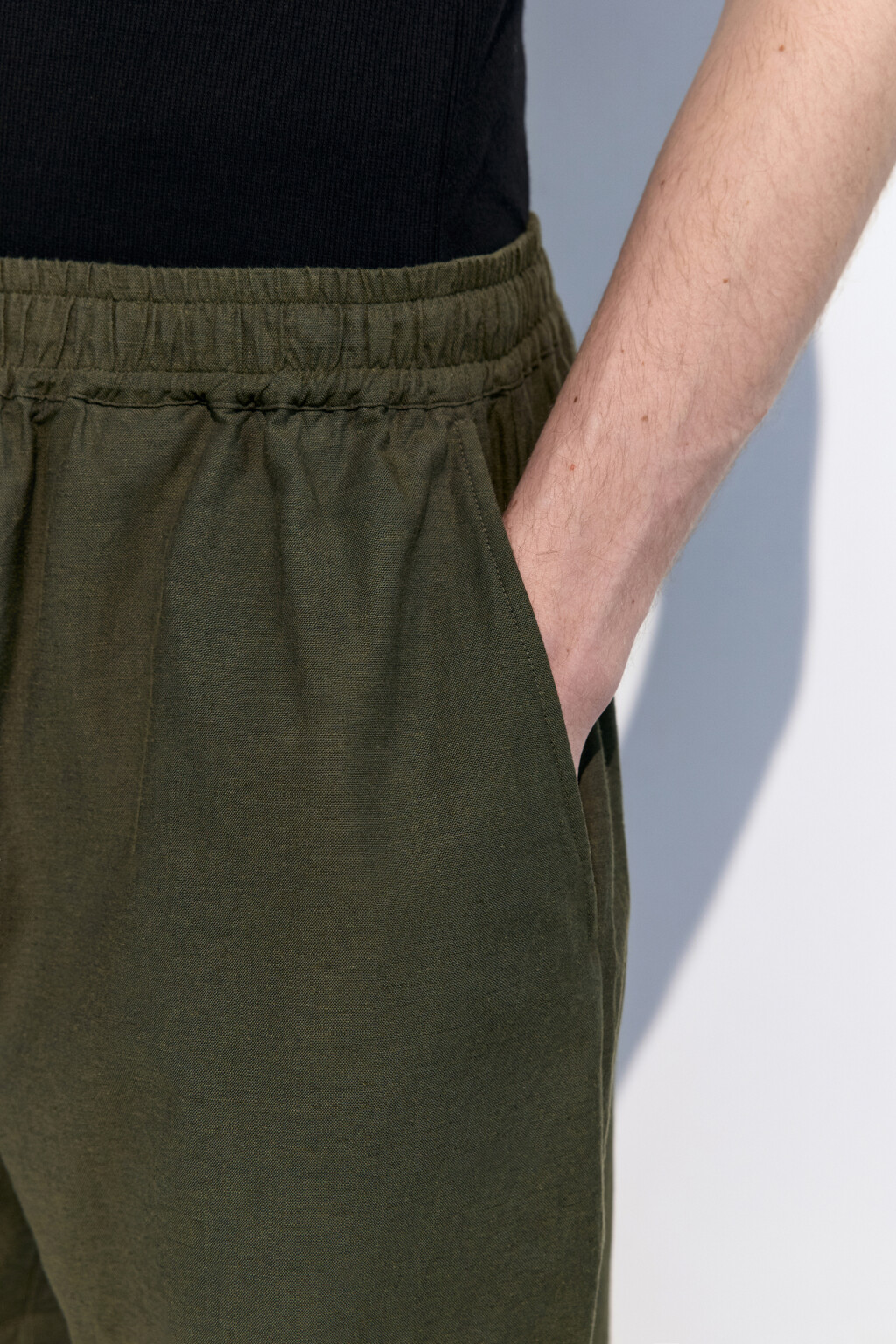 Шорты льняные с резинкой на поясе - цвет зеленый - 7