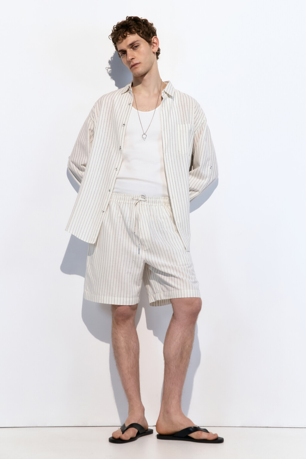 Шорты льняные с резинкой на поясе - цвет белый - 1