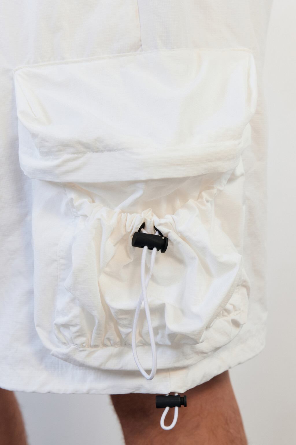 Шорты-парашюты с объемными карманами - цвет белый - 8