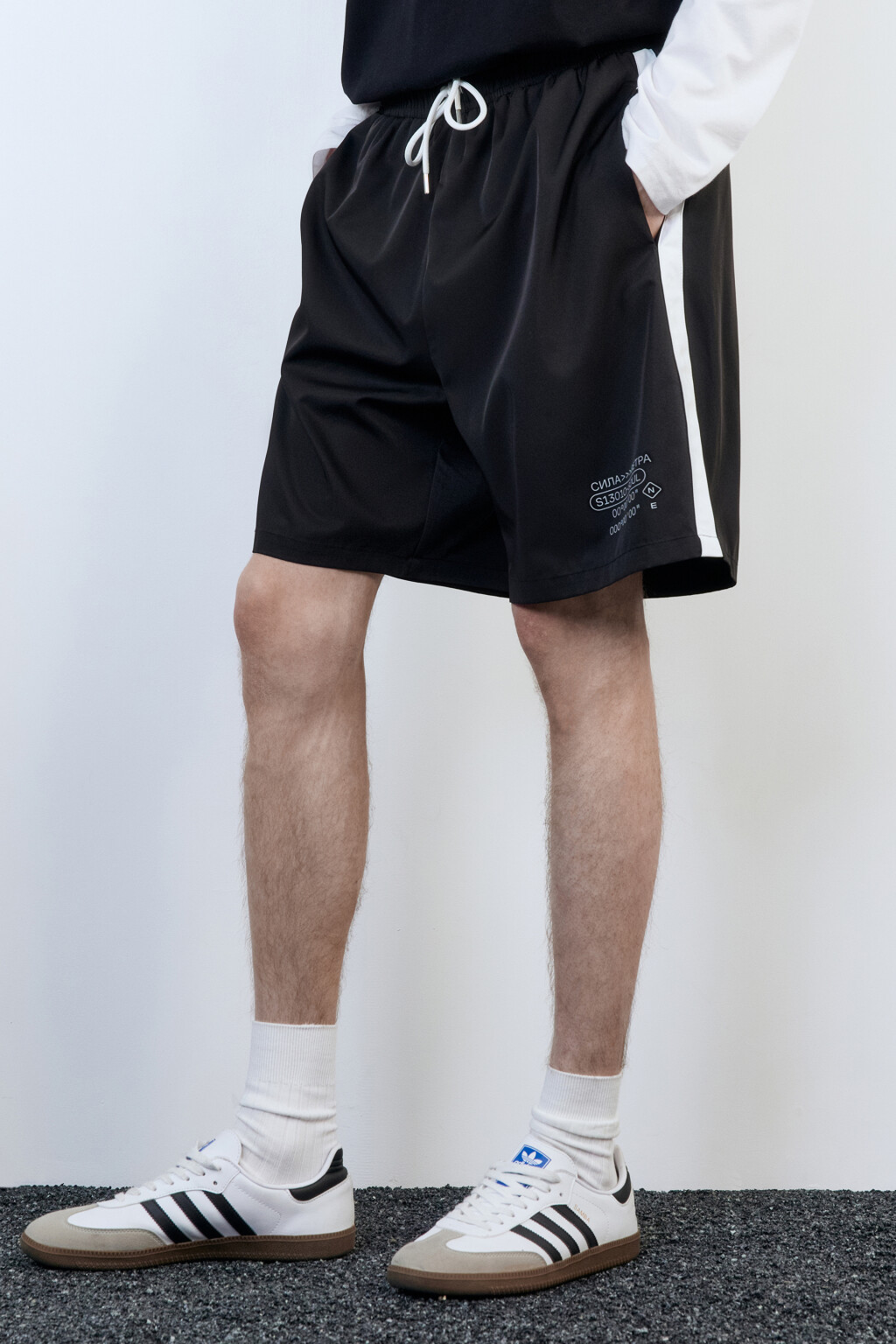 Шорты купальные с лампасами и принтом - цвет черный - 2