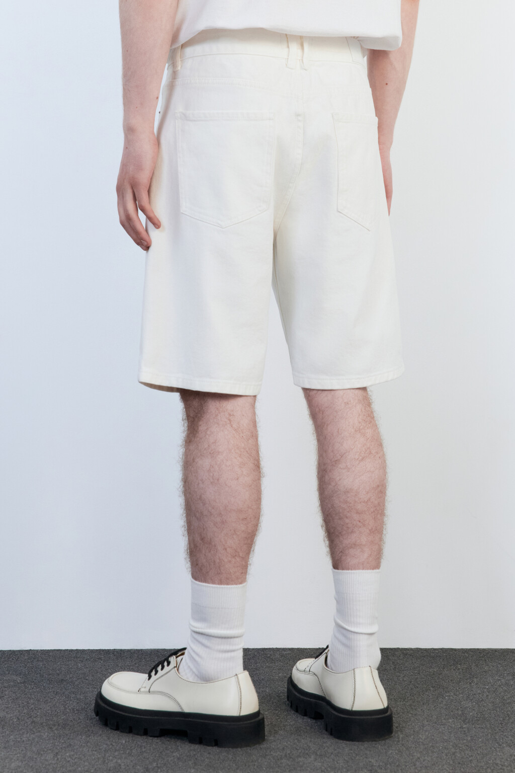 Шорты джинсовые со средней посадкой - цвет белый - 4